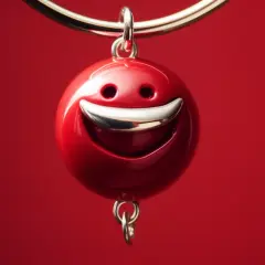 Kolczyk na Wędzidełku: Tipy, Komplikacje i Popularne Moda Smiley Kolczyków