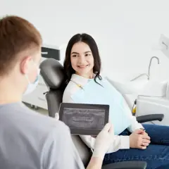 Jakie nowoczesne zabiegi oferują najlepsi stomatolodzy w Warszawie? Innowacyjne metody poprawy uśmiechu