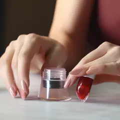 Baza pod żel do paznokci - budowanie i aplikacja