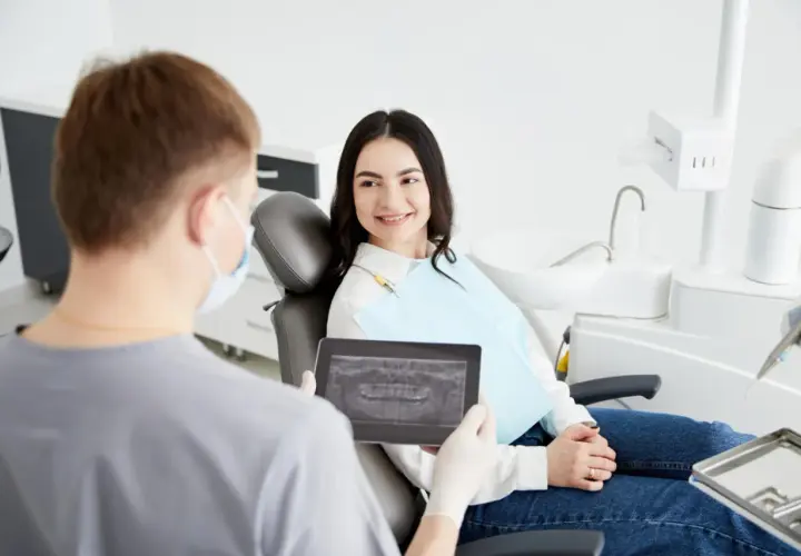 Jakie nowoczesne zabiegi oferują najlepsi stomatolodzy w Warszawie? Innowacyjne metody poprawy uśmiechu