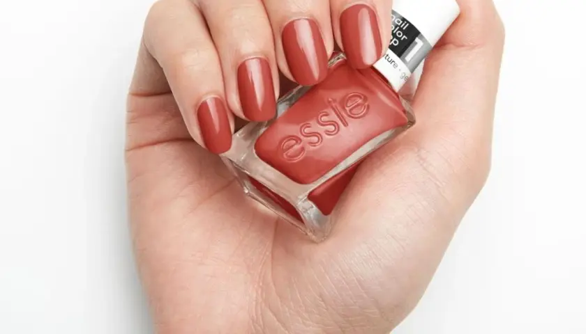 Essie - popularne lakiery do paznokci: czy są warte uwagi?