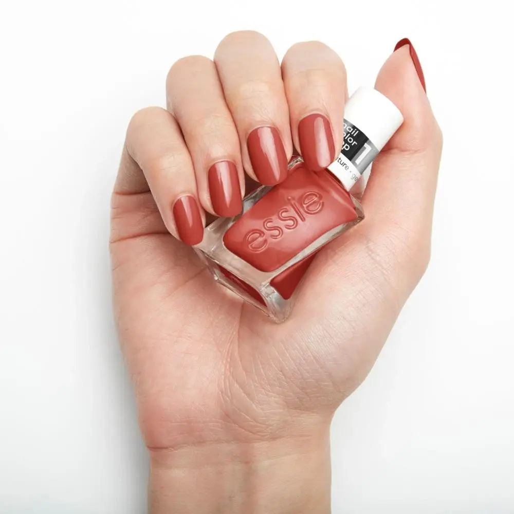 Essie - popularne lakiery do paznokci: czy są warte uwagi?